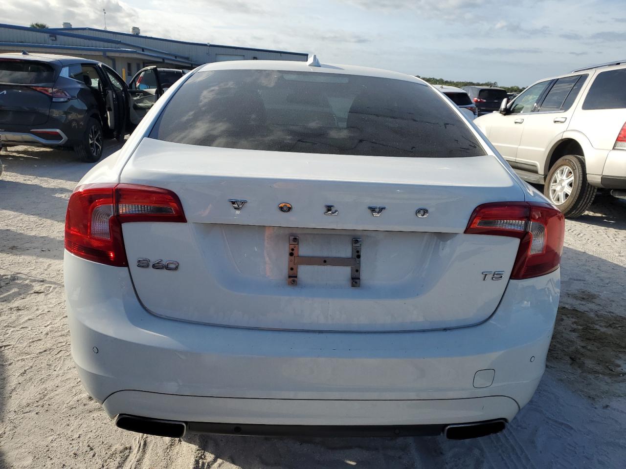 2014 Volvo S60 T5 VIN: YV1612FS4E2294553 Lot: 76810484