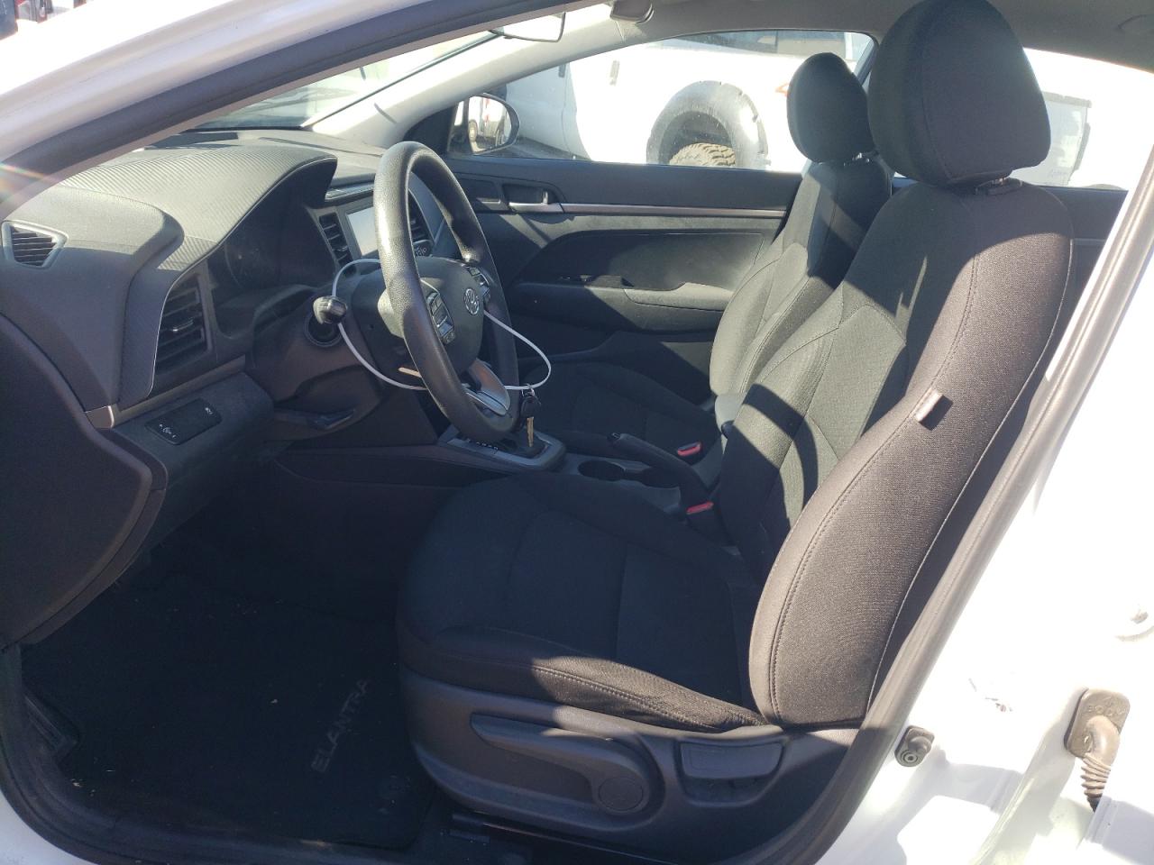 2019 Hyundai Elantra Se VIN: 5NPD74LF8KH448738 Lot: 75677924