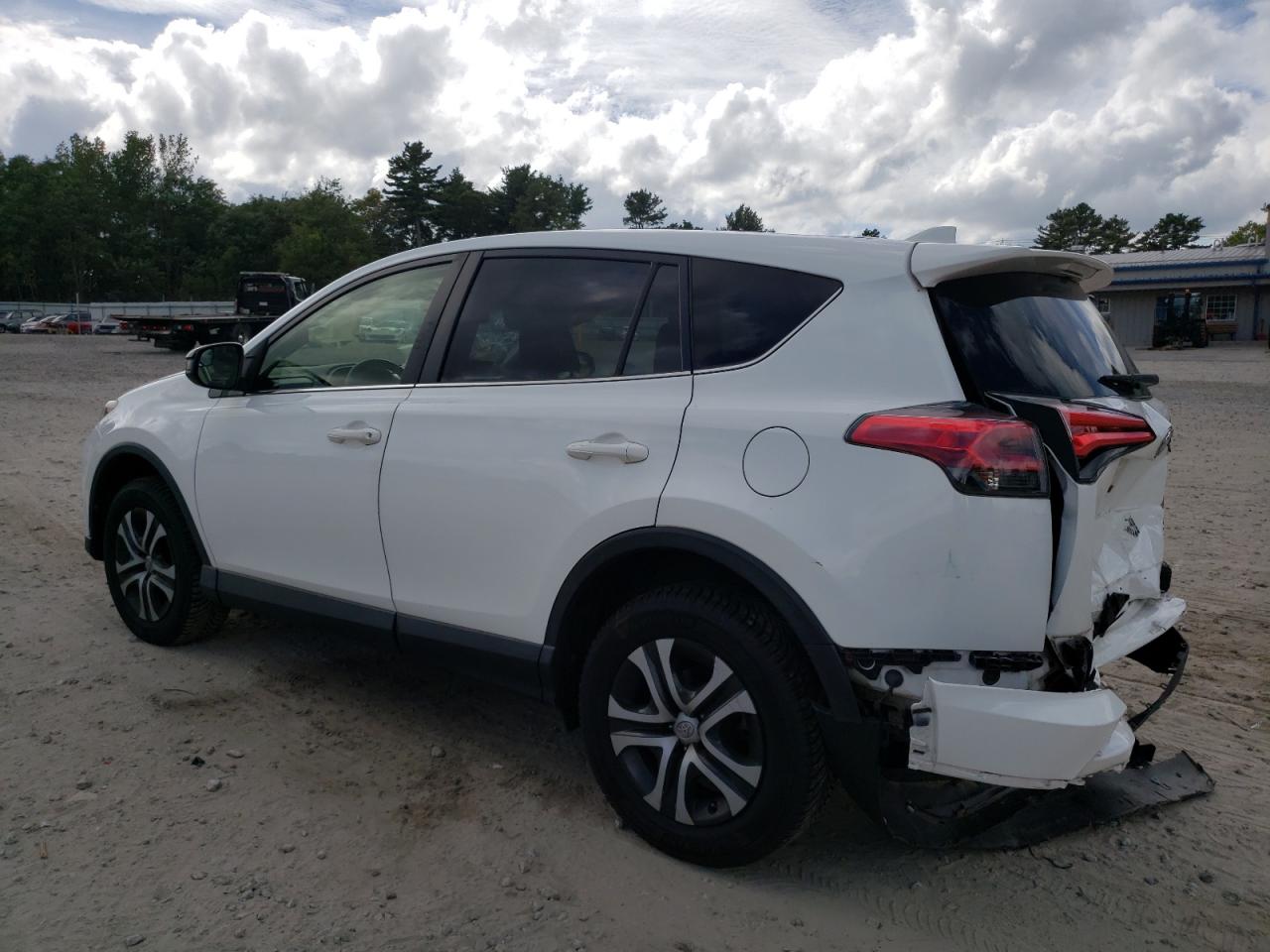 JTMBFREV9JJ247593 2018 TOYOTA RAV 4 - Image 2