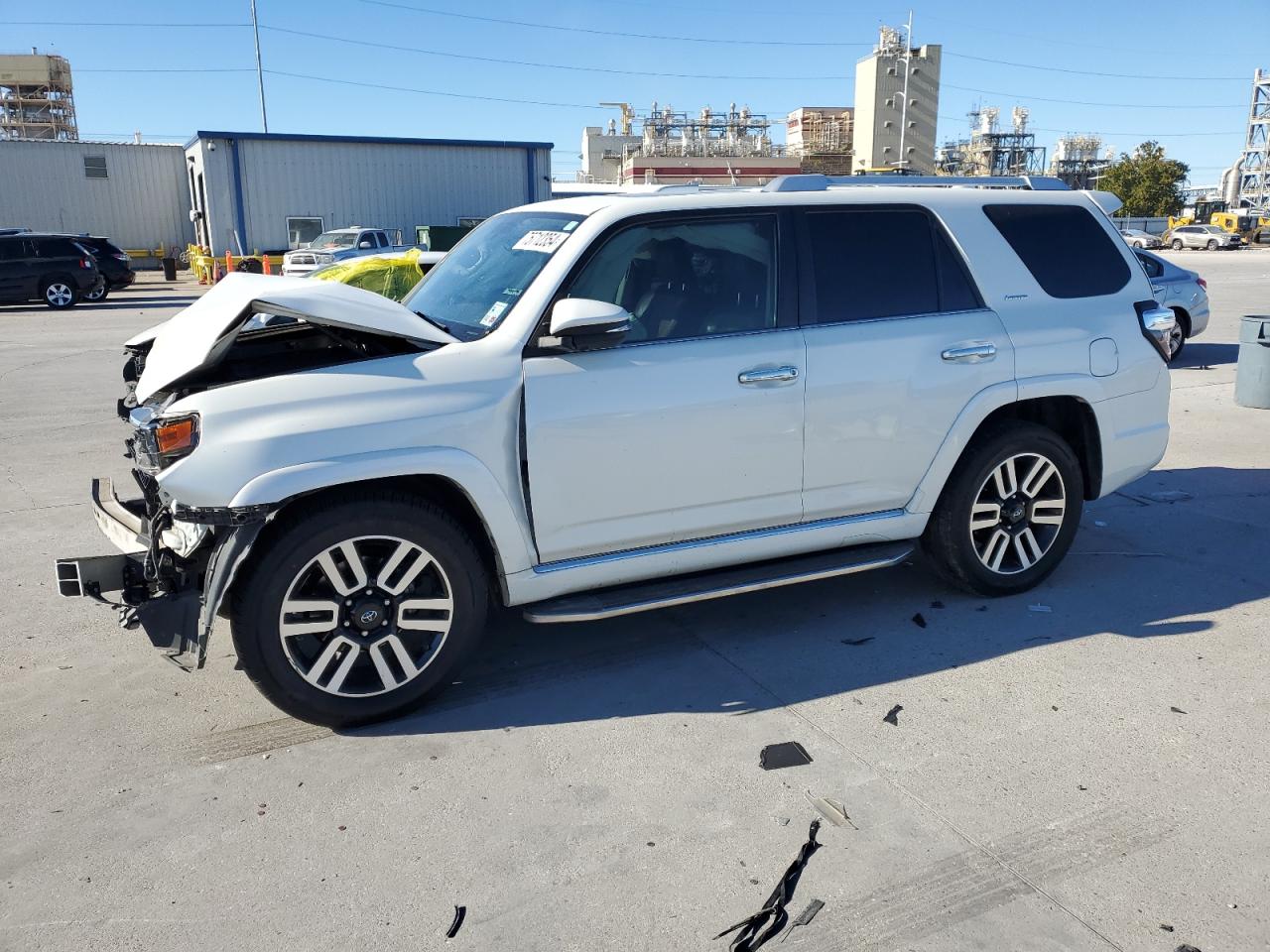 VIN JTEZU5JR8J5188272 2018 TOYOTA 4RUNNER no.1