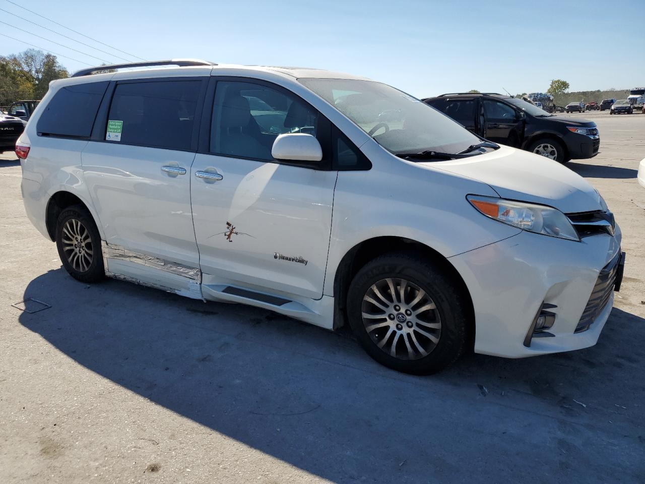 VIN 5TDYZ3DC4JS933784 2018 TOYOTA All Models no.4