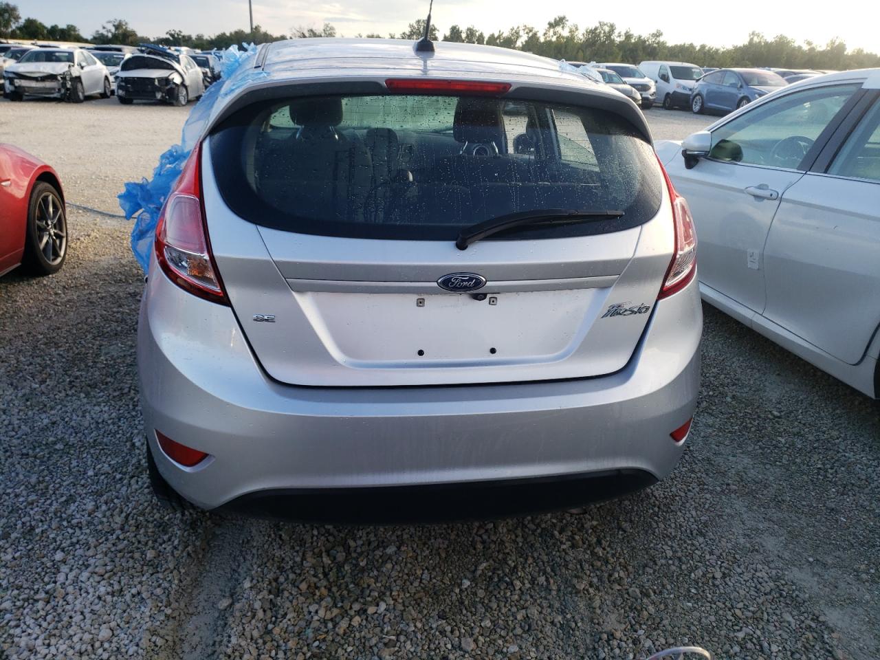 3FADP4EJ2JM114463 2018 Ford Fiesta Se