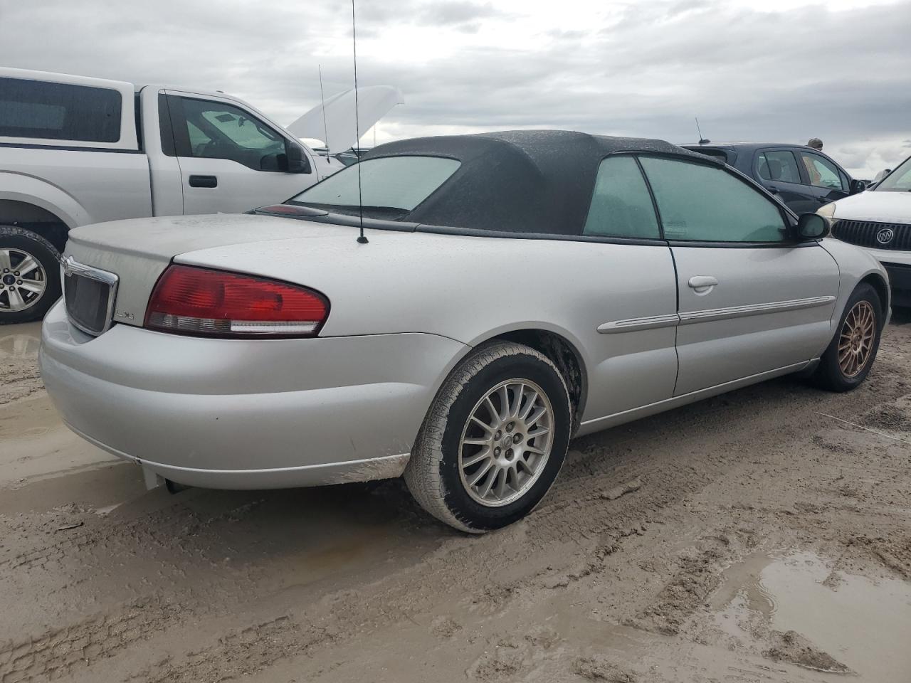2004 Chrysler Sebring - Image 3