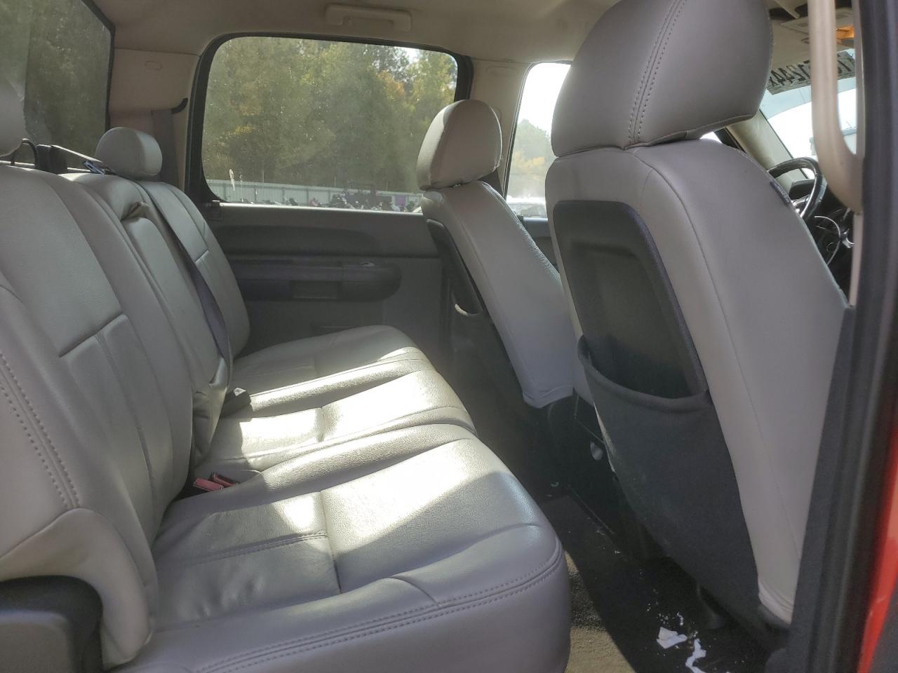 2011 Chevrolet Silverado - Image 10