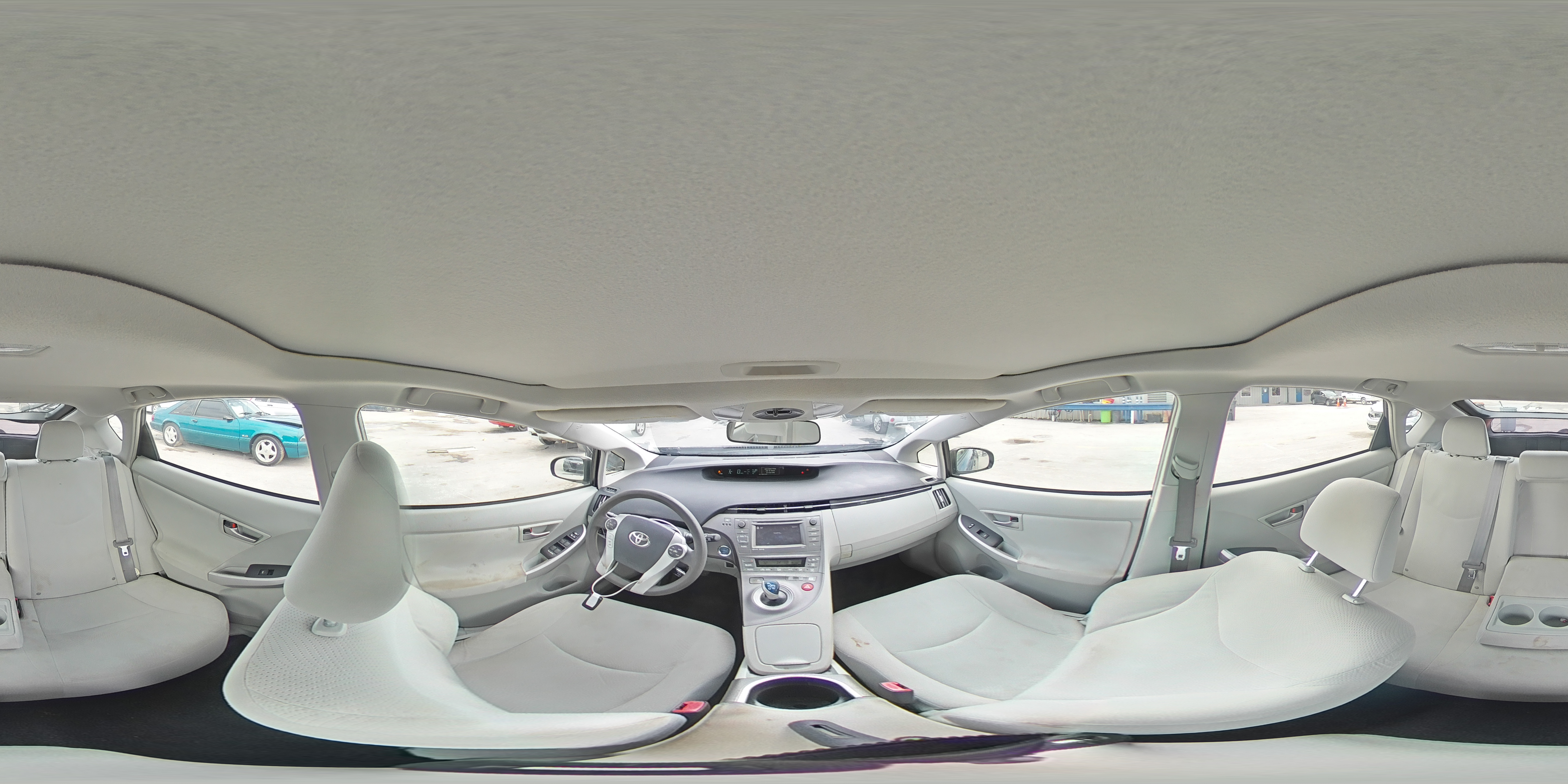 2012 Toyota Prius - Image 15