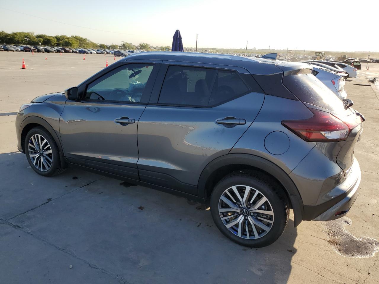 2024 Nissan Kicks - Image 2