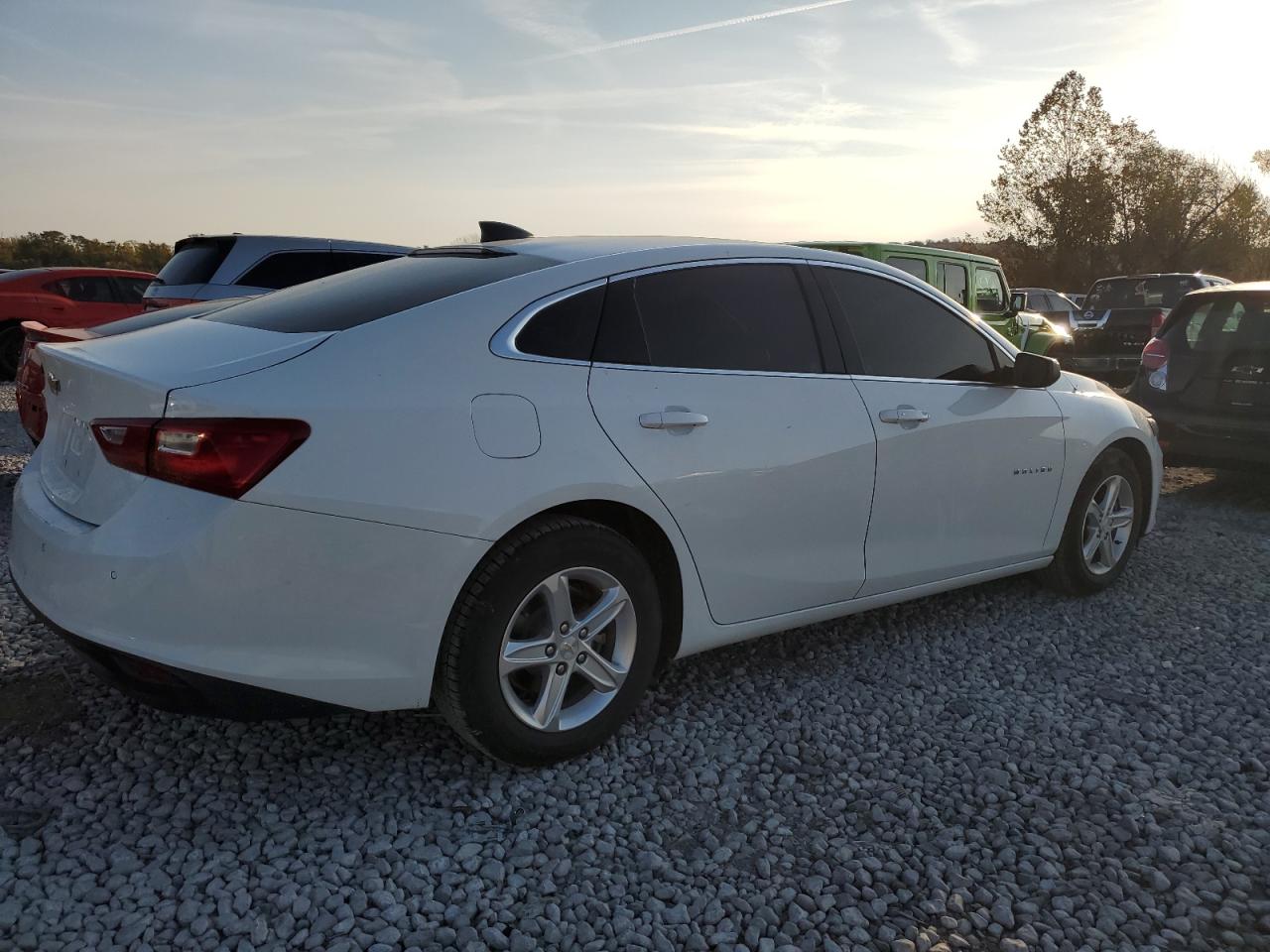 2022 Chevrolet Malibu - Image 3