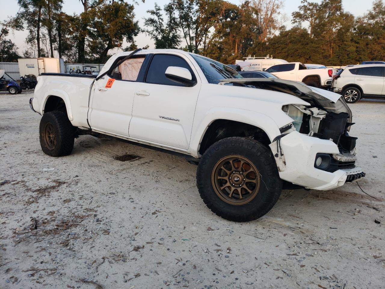 VIN 3TMDZ5BN4HM020094 2017 TOYOTA TACOMA no.4