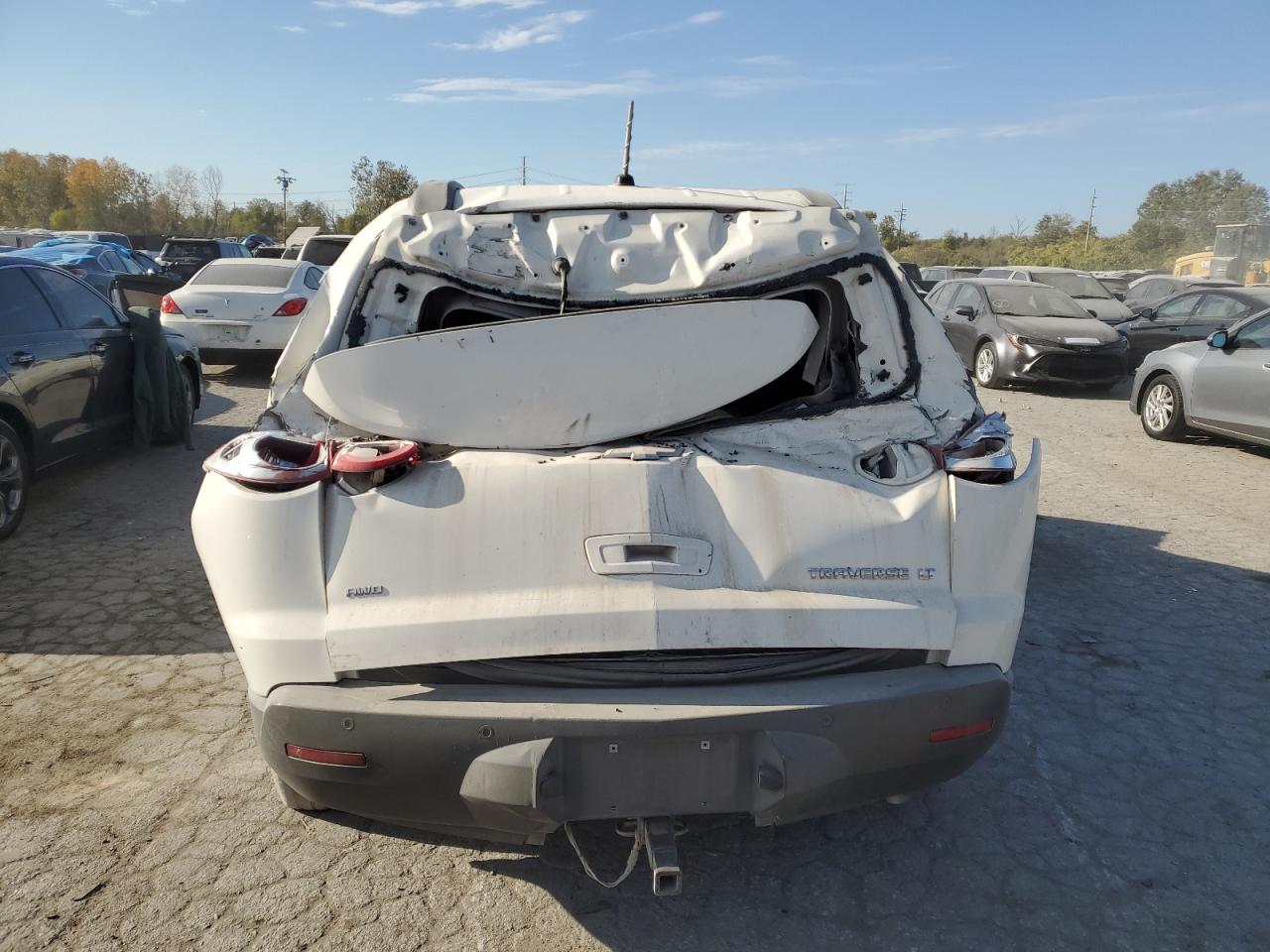 2011 Chevrolet Traverse - Image 6