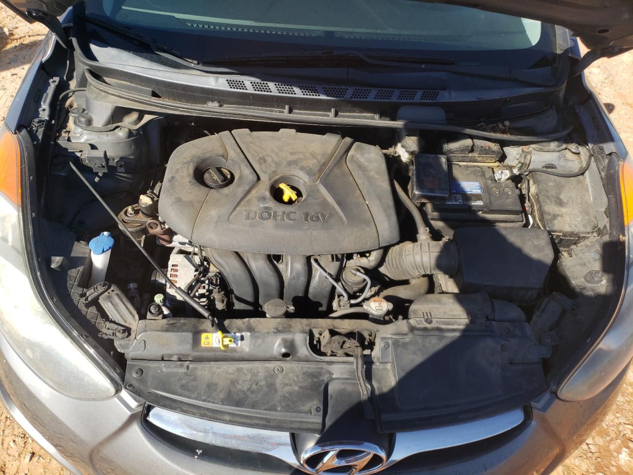 2013 Hyundai Elantra - Image 12
