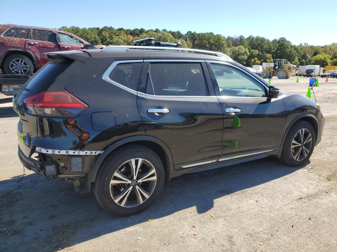 2017 Nissan Rogue - Image 3