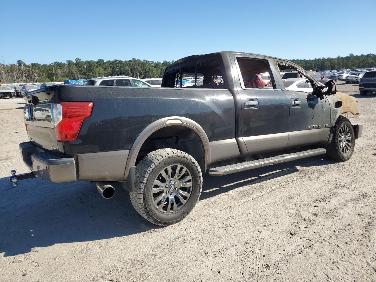 2016 Nissan Titan - Image 3