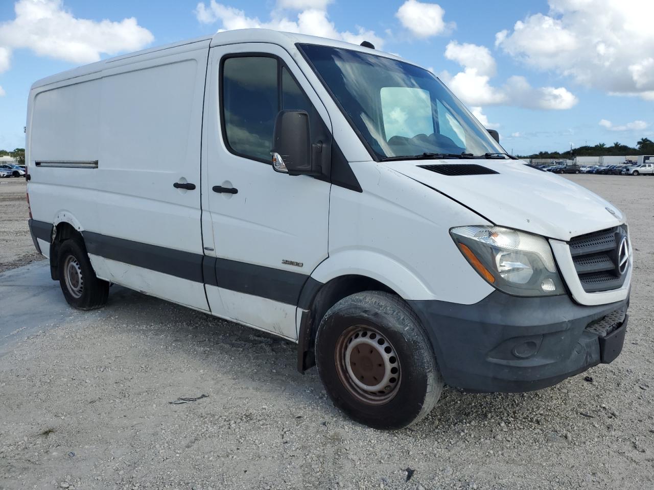 VIN WD3PE7CC7FP108060 2015 MERCEDES-BENZ SPRINTER no.4