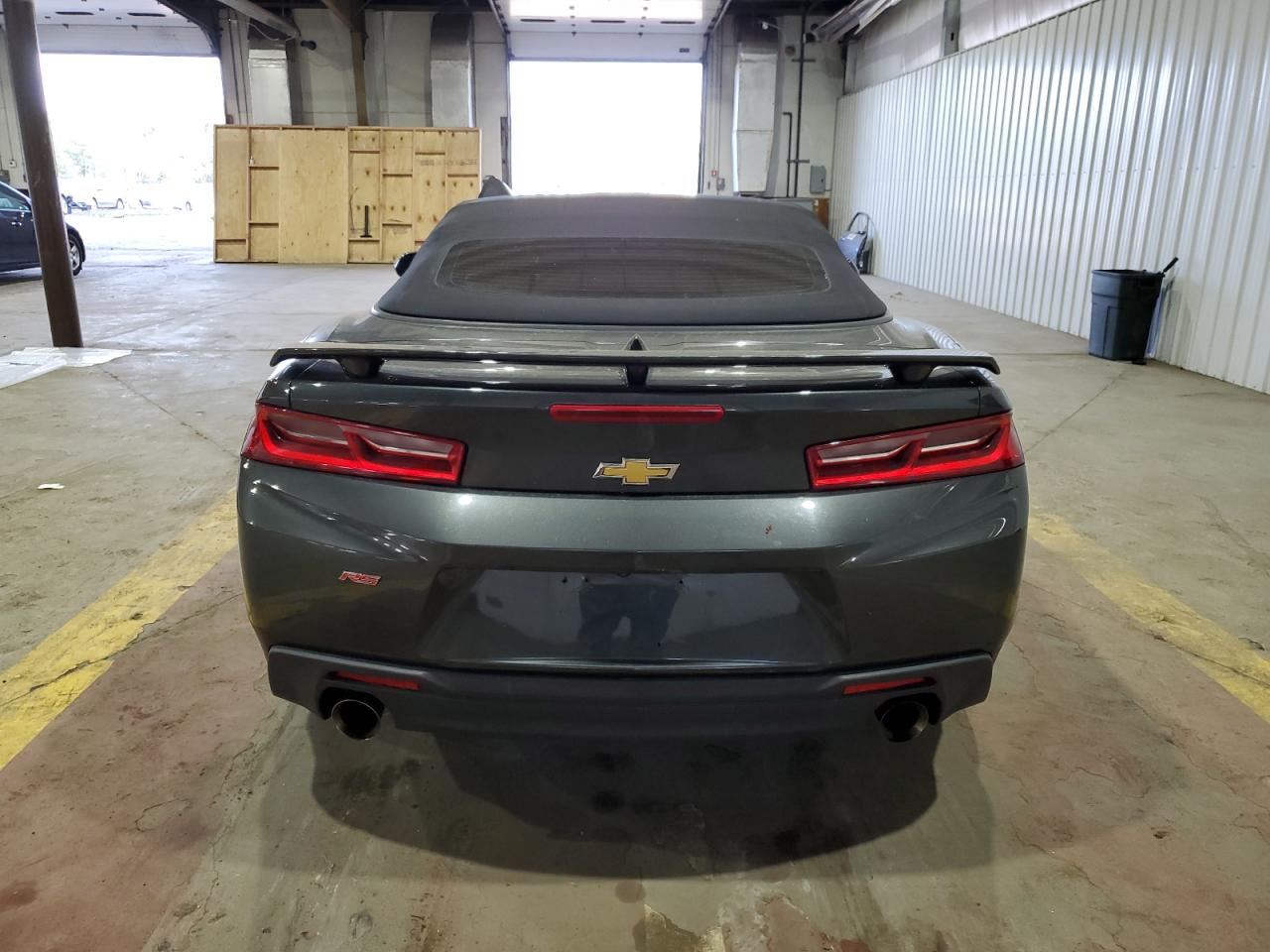 1G1FB3DS2J0121396 2018 Chevrolet Camaro Lt