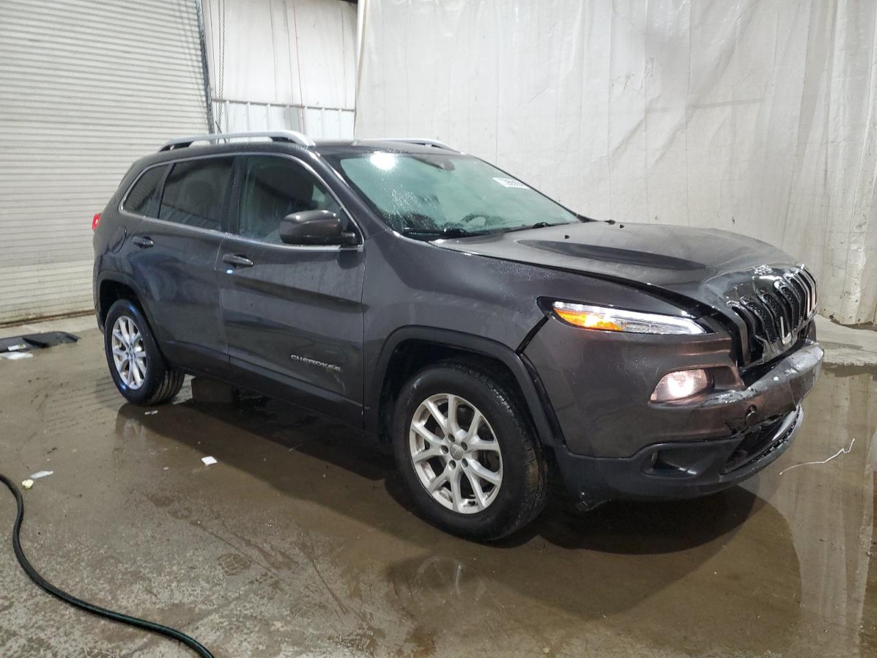 2015 Jeep Grand Cherokee - Image 4
