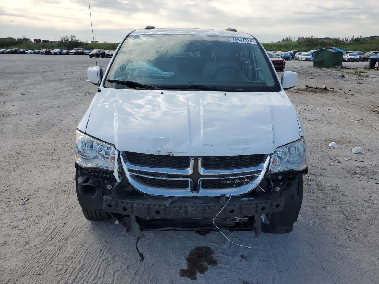 2016 Dodge Caravan - Image 5
