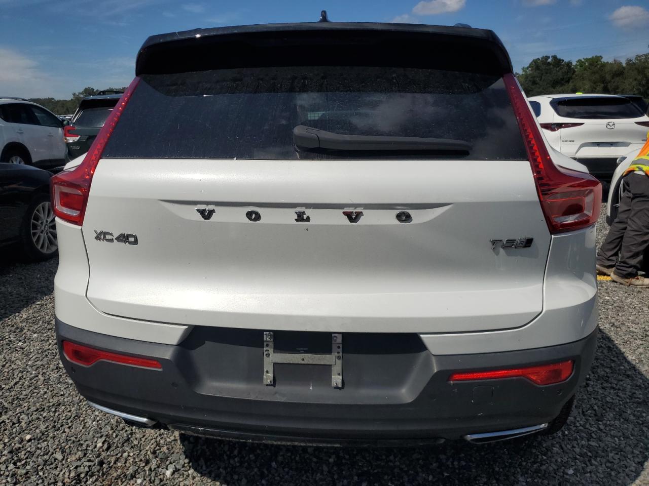 2020 Volvo Xc40 T5 R-Design VIN: YV4162UM9L2260107 Lot: 73833834