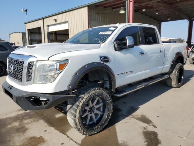 Pickups NISSAN TITAN 2016 Biały