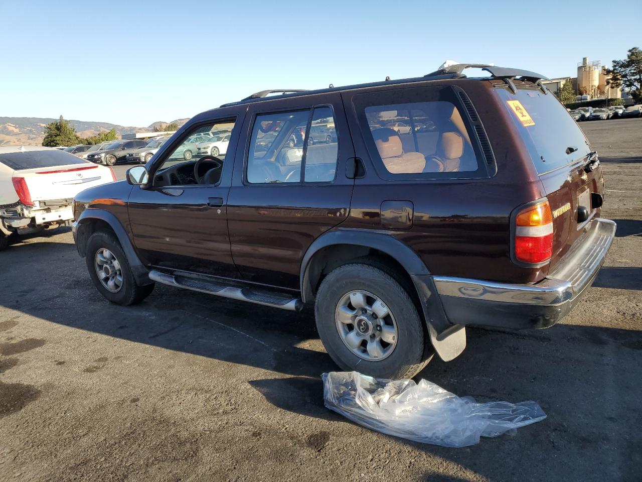 1996 Nissan Pathfinder - Image 2