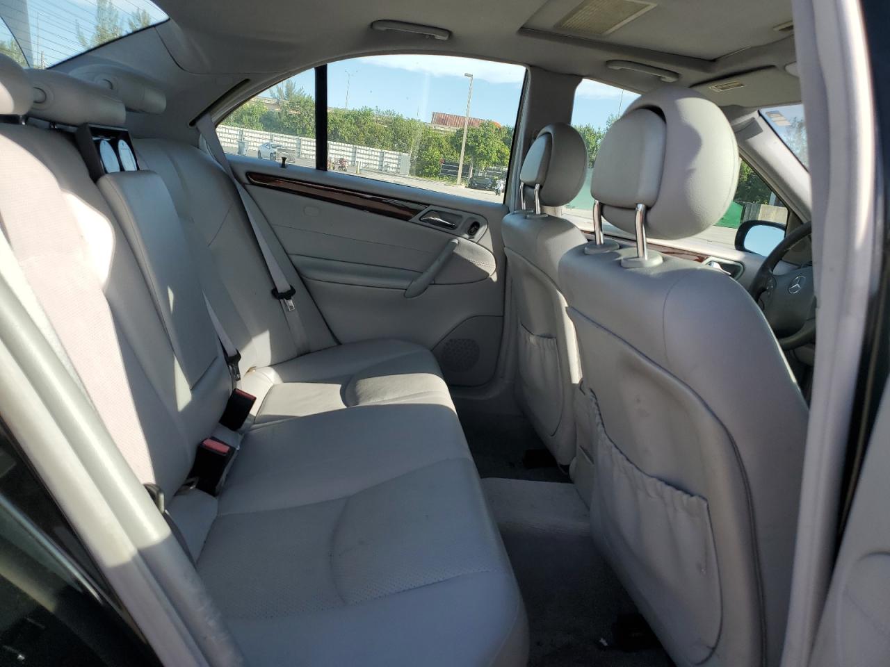 2002 Mercedes-Benz C 240 VIN: WDBRF61J52F237906 Lot: 75816534