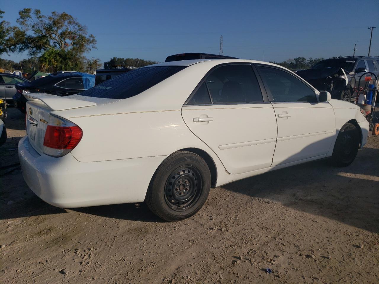 2005 Toyota Camry - Image 3