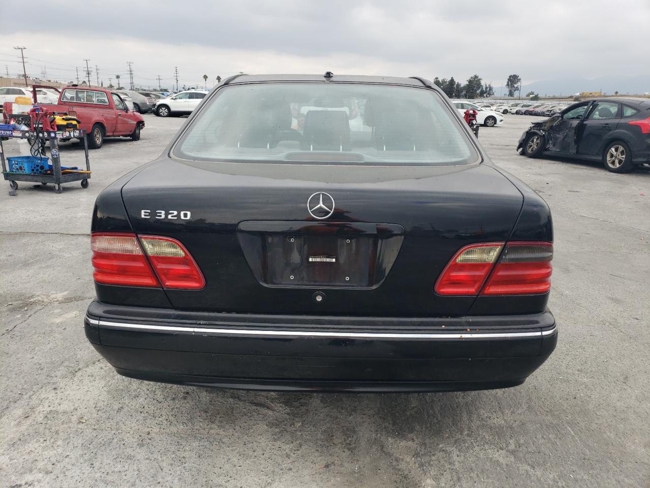 2002 Mercedes-Benz E 320 VIN: WDBJF65J42B486633 Lot: 76979054