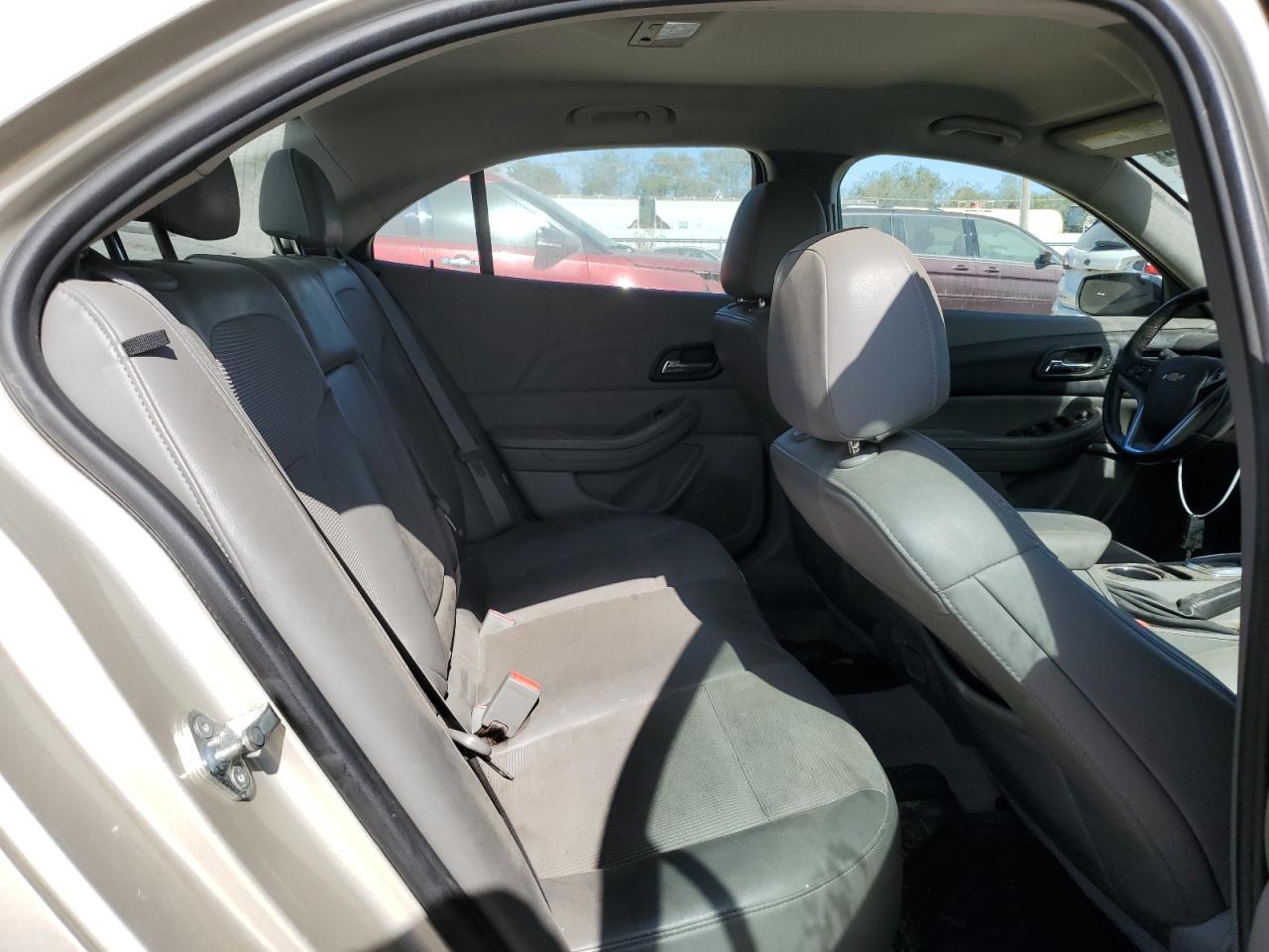 2015 Chevrolet Malibu - Image 10