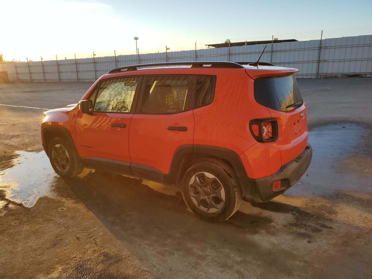 VIN ZACCJAAB8HPE89642 2017 JEEP RENEGADE no.2