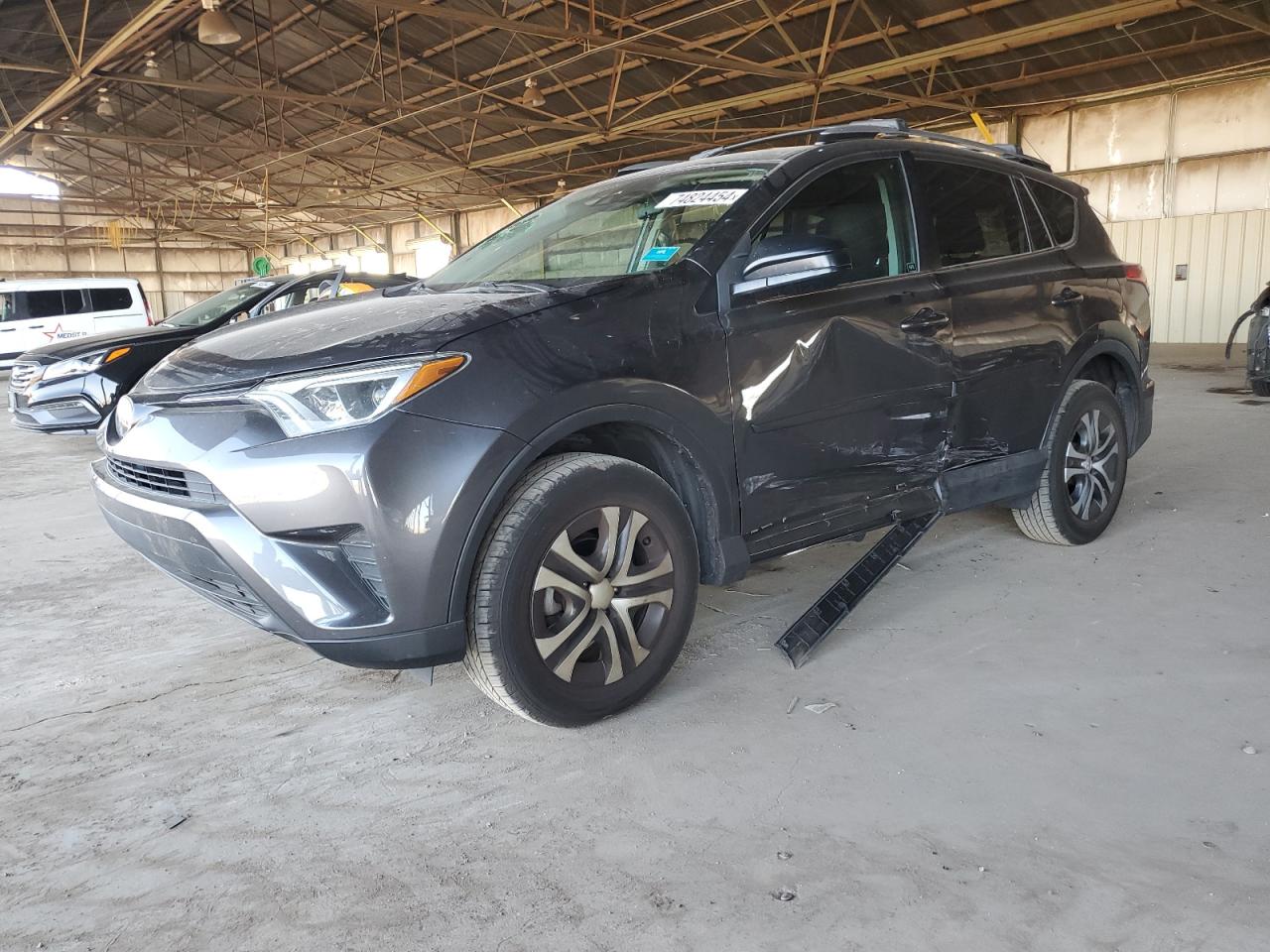 2T3ZFREV4HW389294 2017 TOYOTA RAV 4 - Image 1