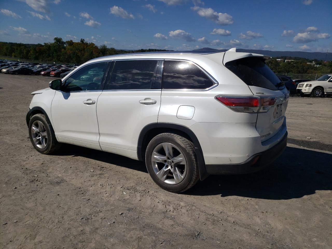 5TDDKRFH8GS313348 2016 TOYOTA HIGHLANDER - Image 2