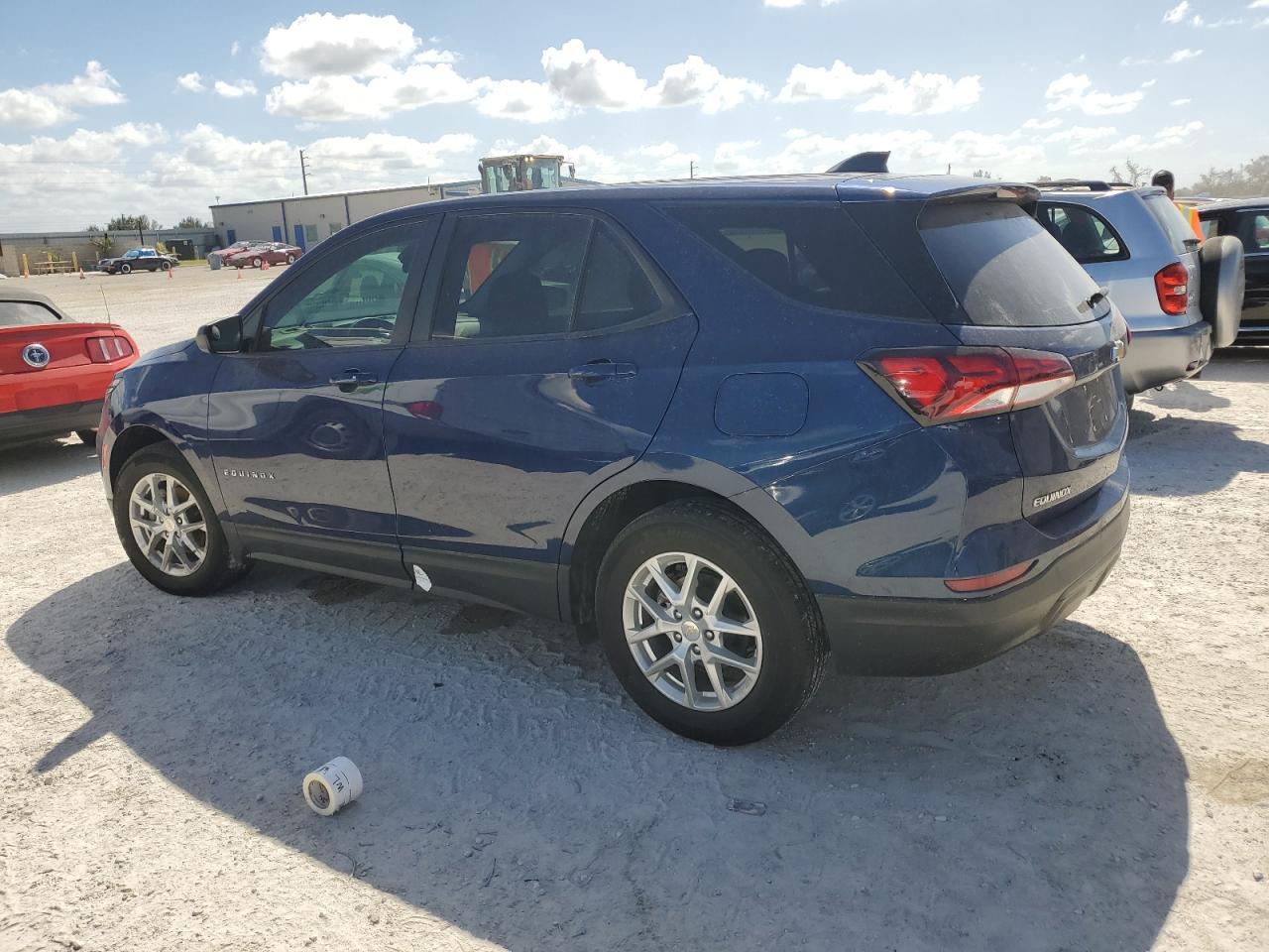 2023 Chevrolet Equinox - Image 2