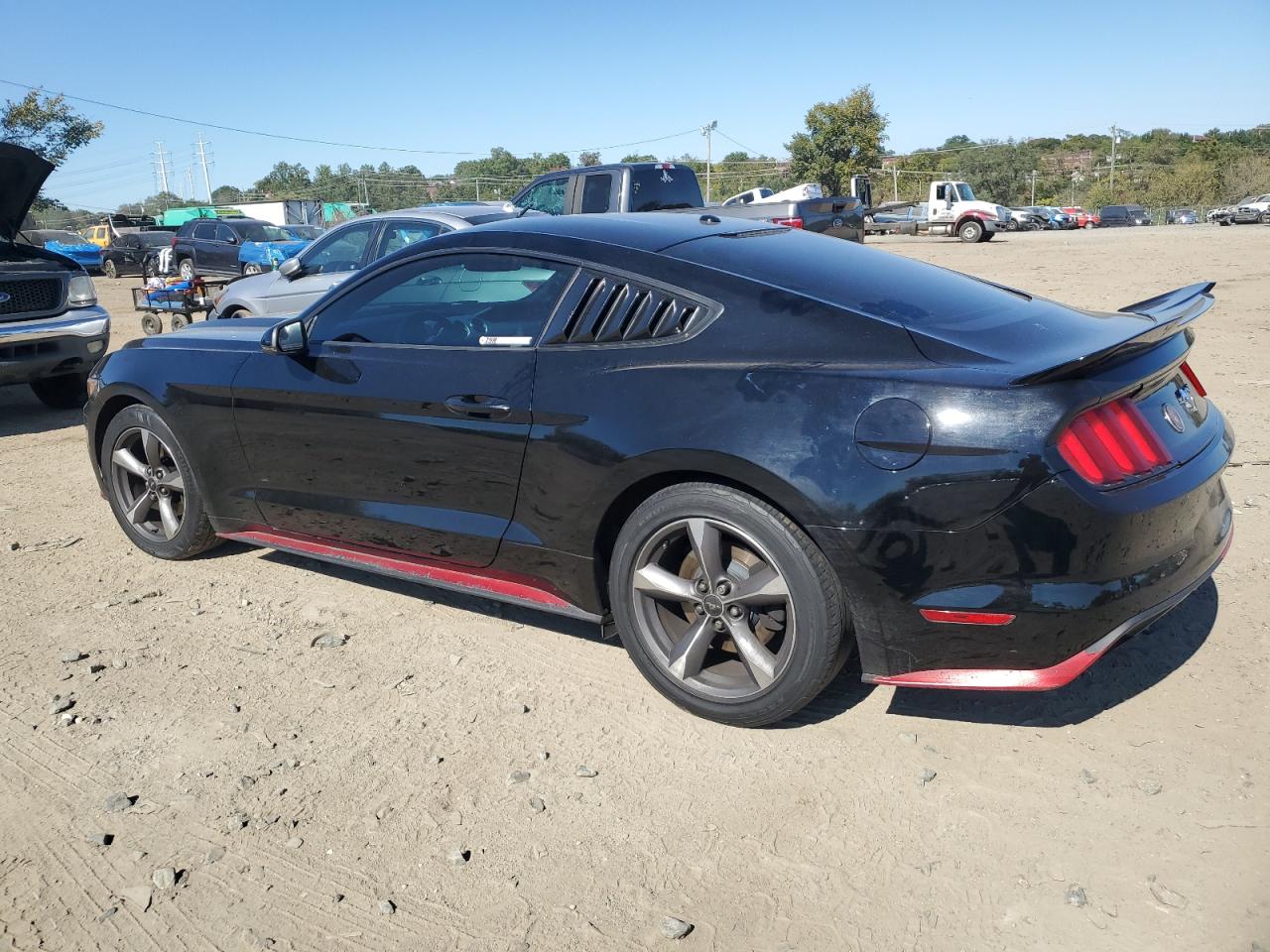 1FA6P8TH2F5317317 2015 FORD MUSTANG - Image 2