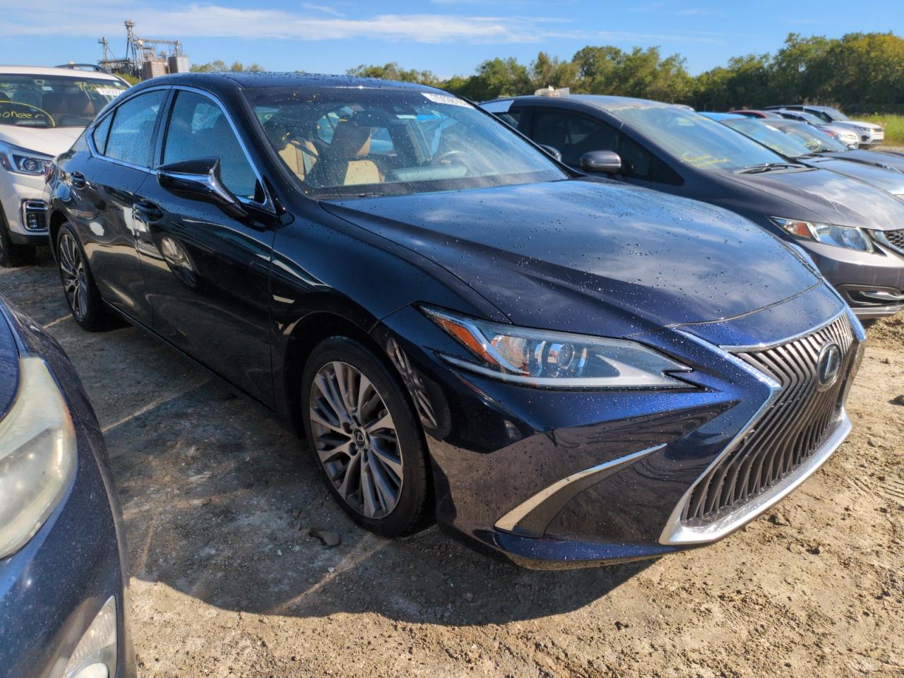 2020 Lexus ES - Image 4