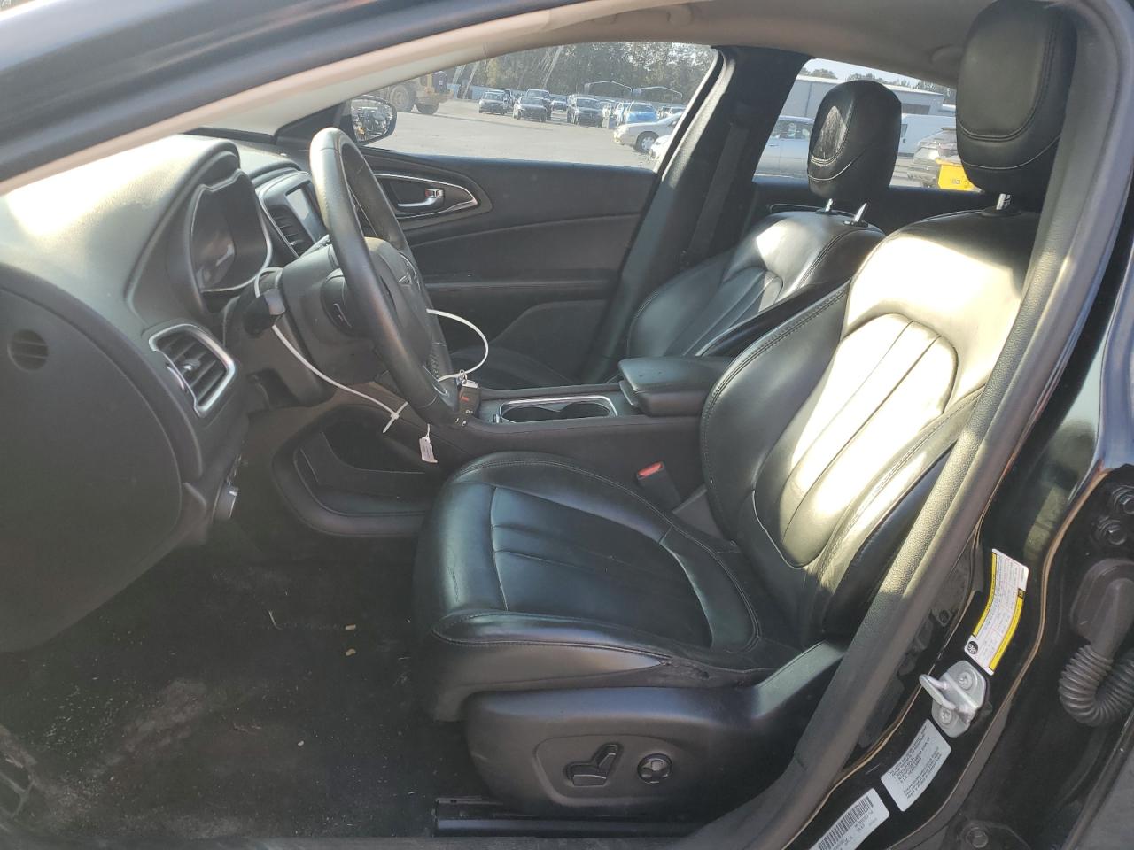 2017 Chrysler 200 - Image 7