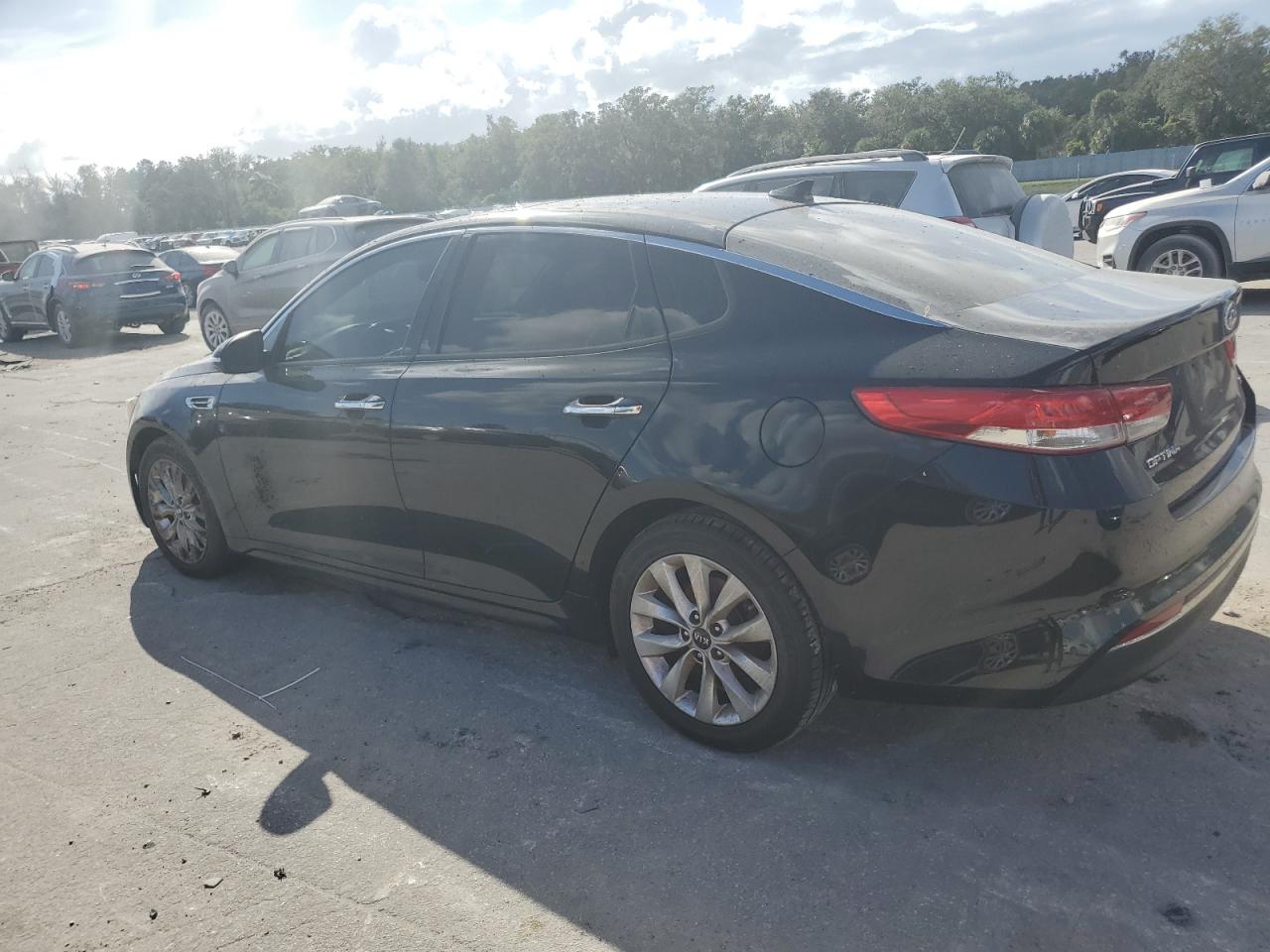 5XXGU4L3XHG144049 2017 KIA OPTIMA - Image 2