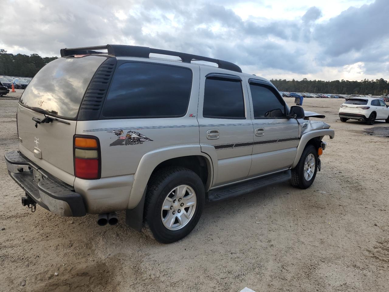 2004 Chevrolet Tahoe - Image 3