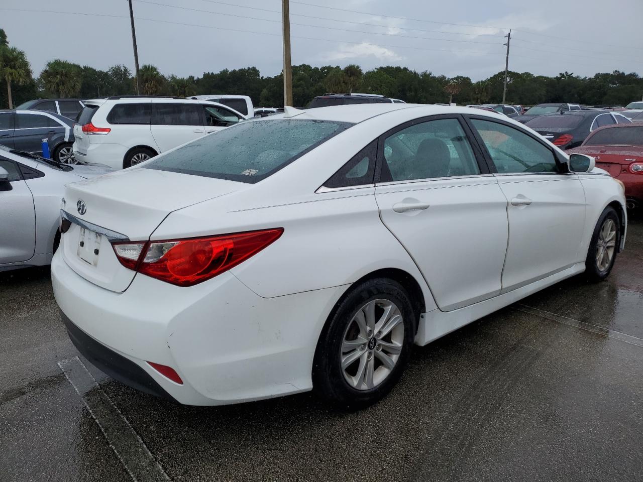 2014 Hyundai Sonata - Image 3
