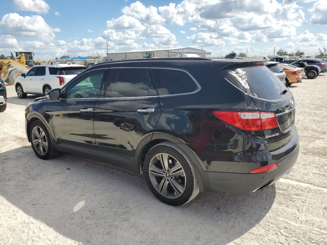 2014 Hyundai Santa Fe - Image 2