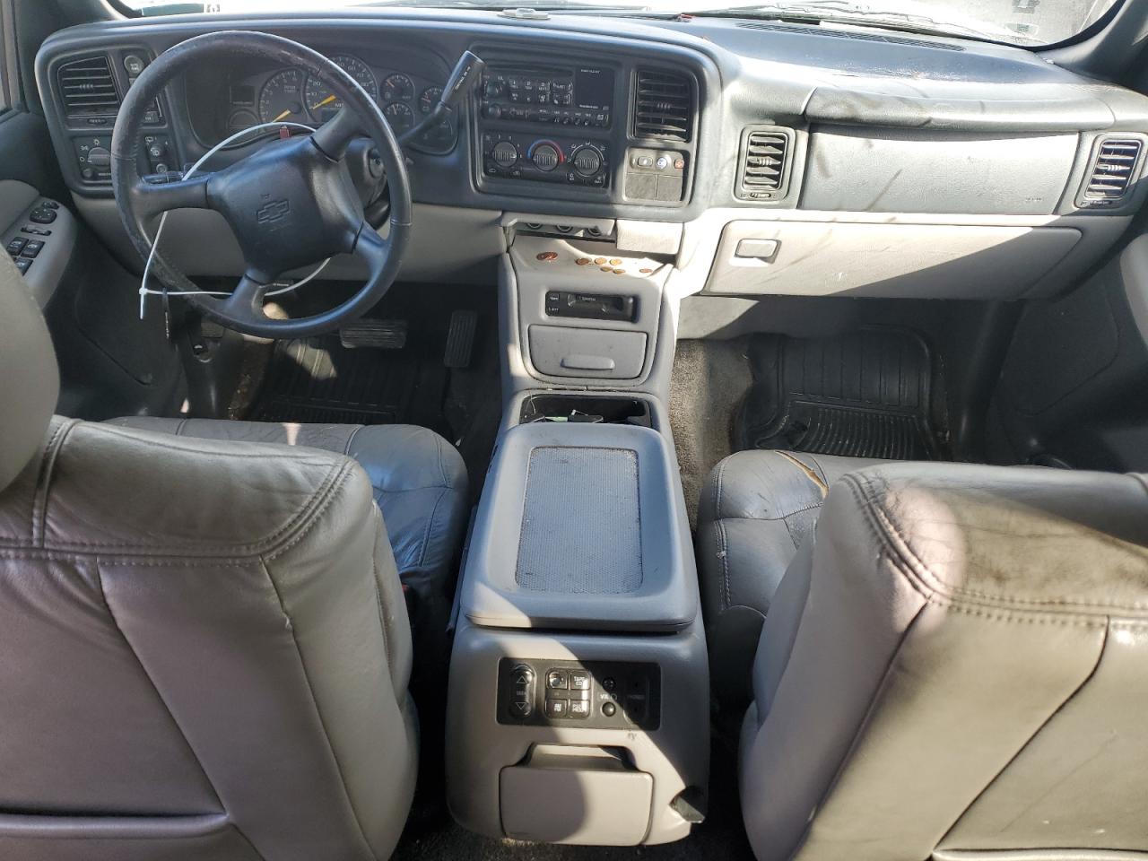 2001 Chevrolet Tahoe - Image 8