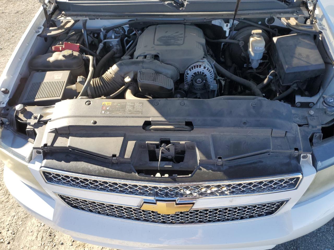 2011 Chevrolet Suburban - Image 12
