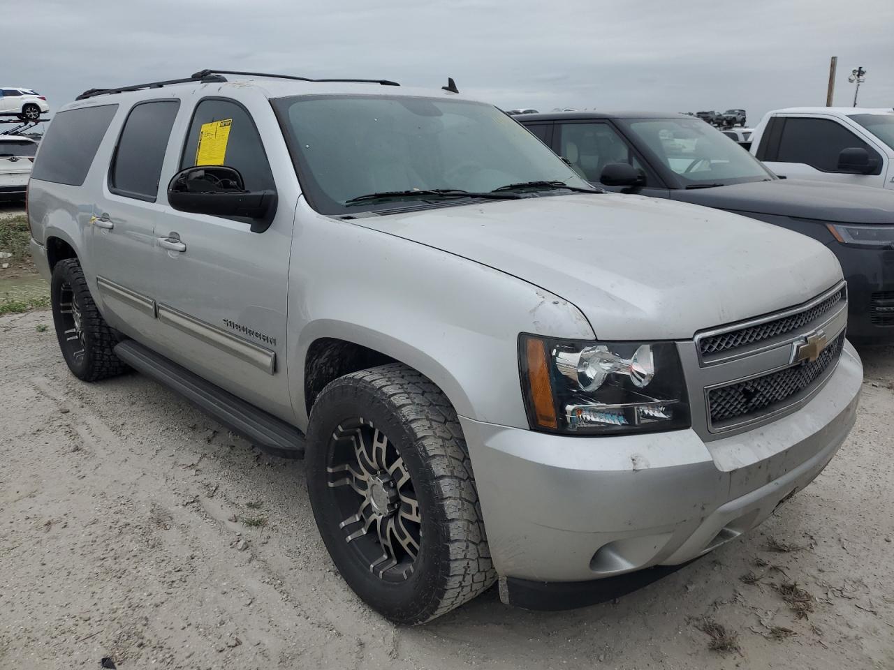 2010 Chevrolet Suburban - Image 4
