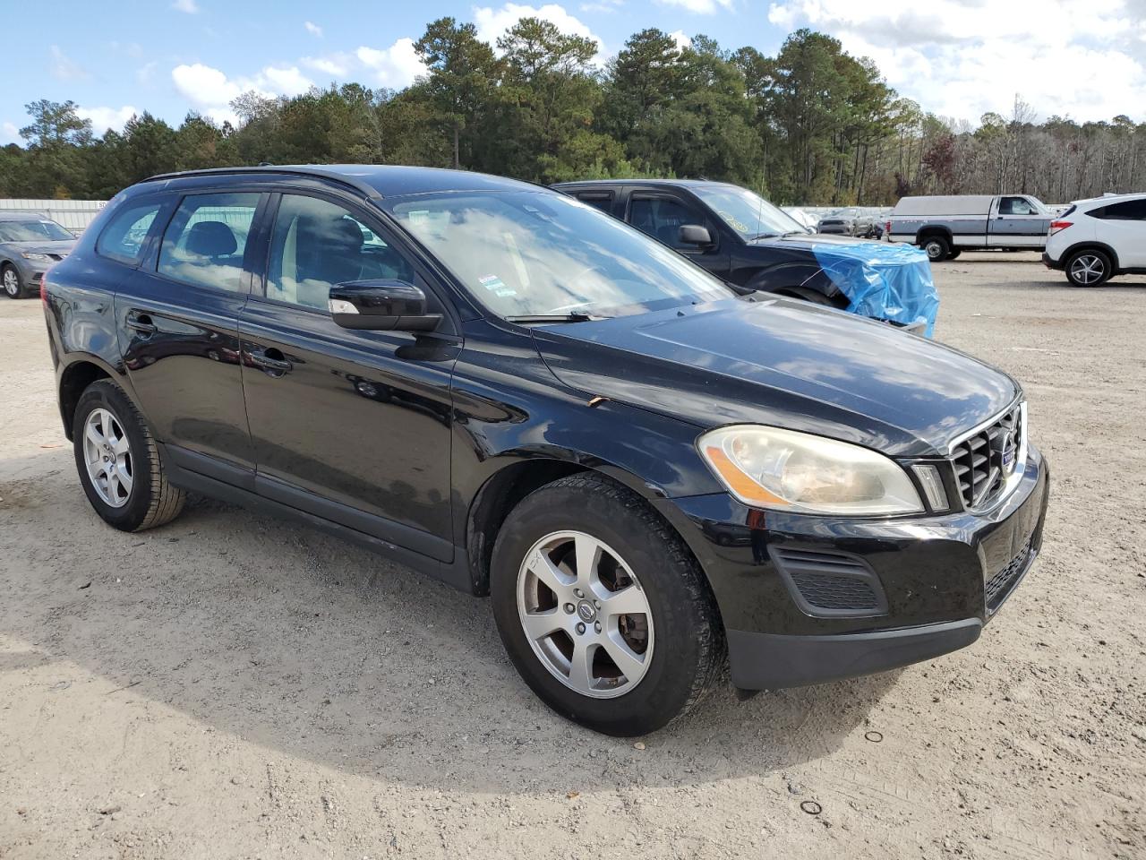 2018 Volvo XC60 - Image 4
