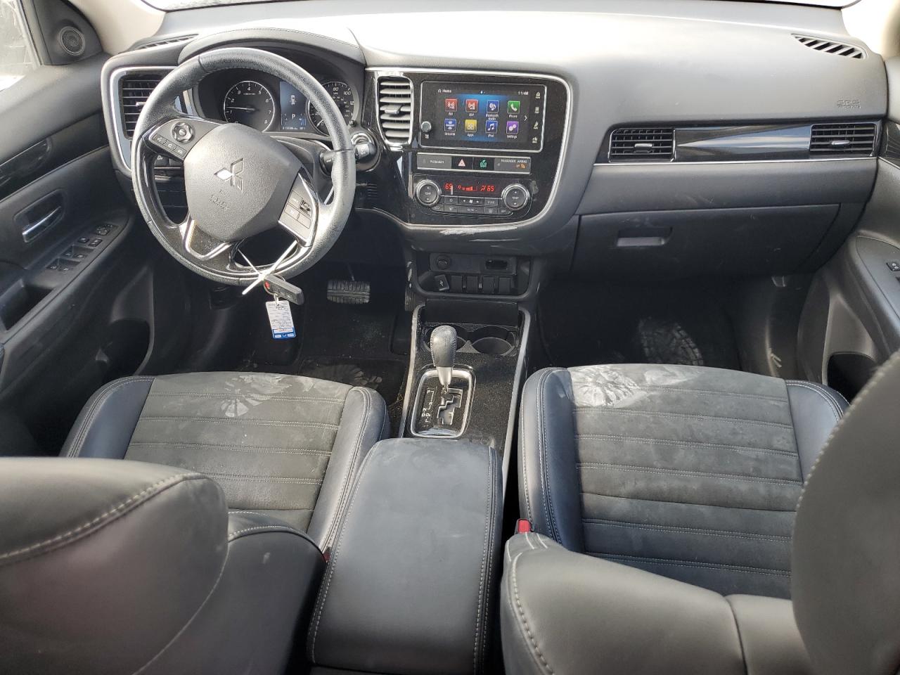 2019 Mitsubishi Outlander - Image 8