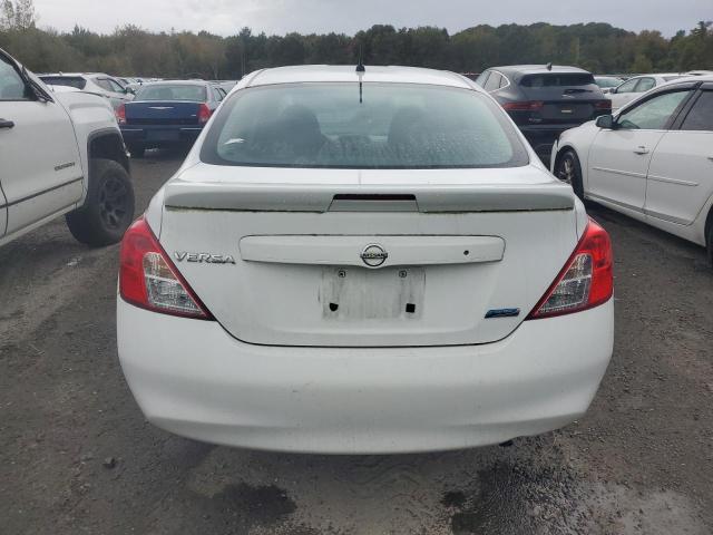 Sedans NISSAN VERSA 2013 Biały