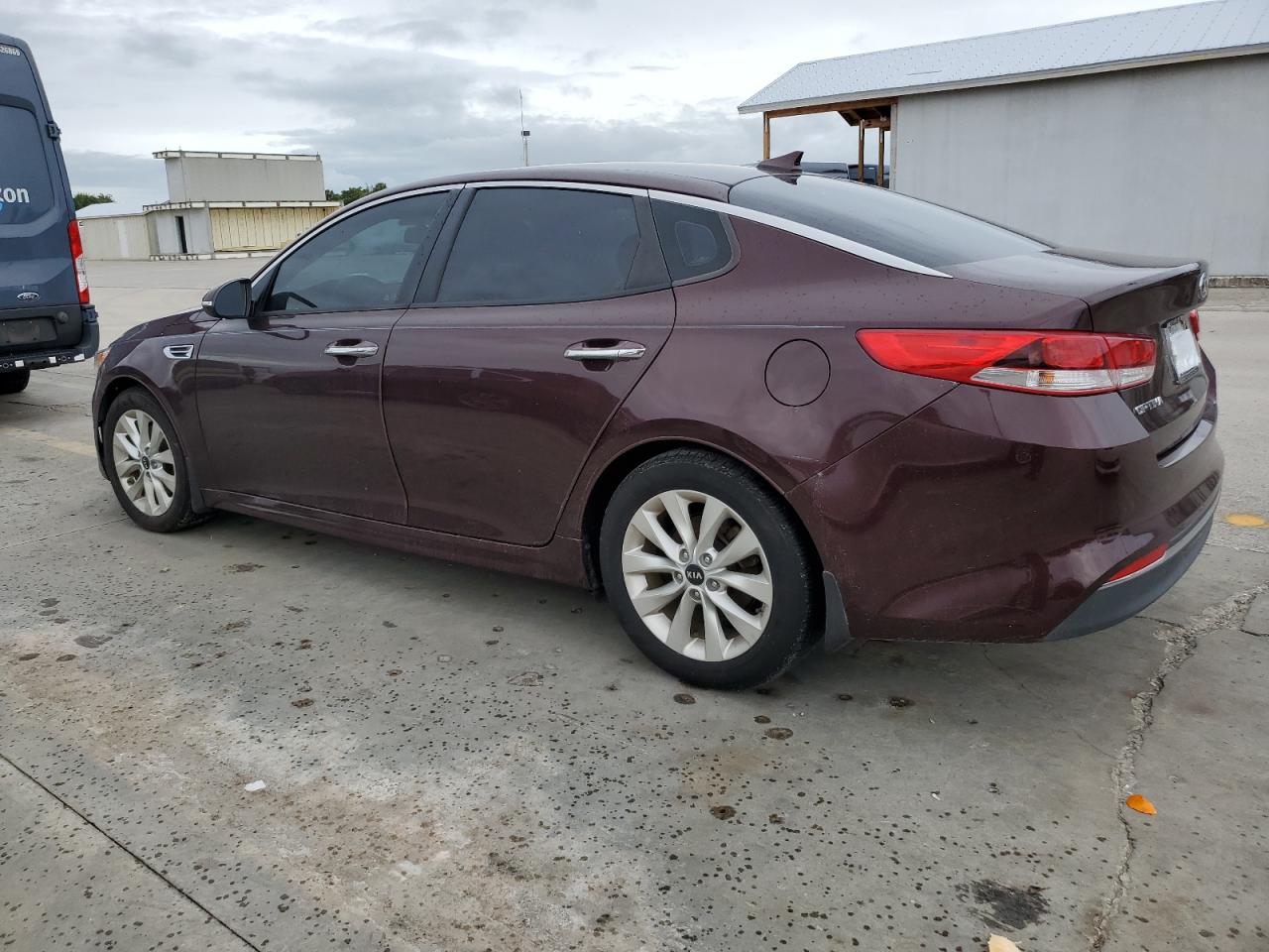 5XXGT4L35JG253463 2018 KIA OPTIMA - Image 2