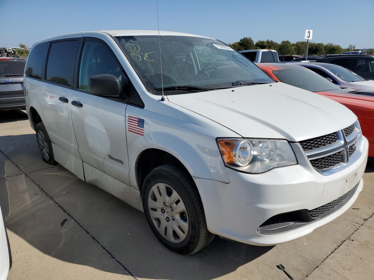 2019 Dodge Caravan - Image 4