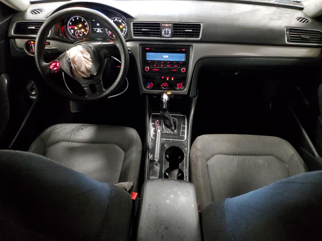 2015 Volkswagen Passat - Image 8