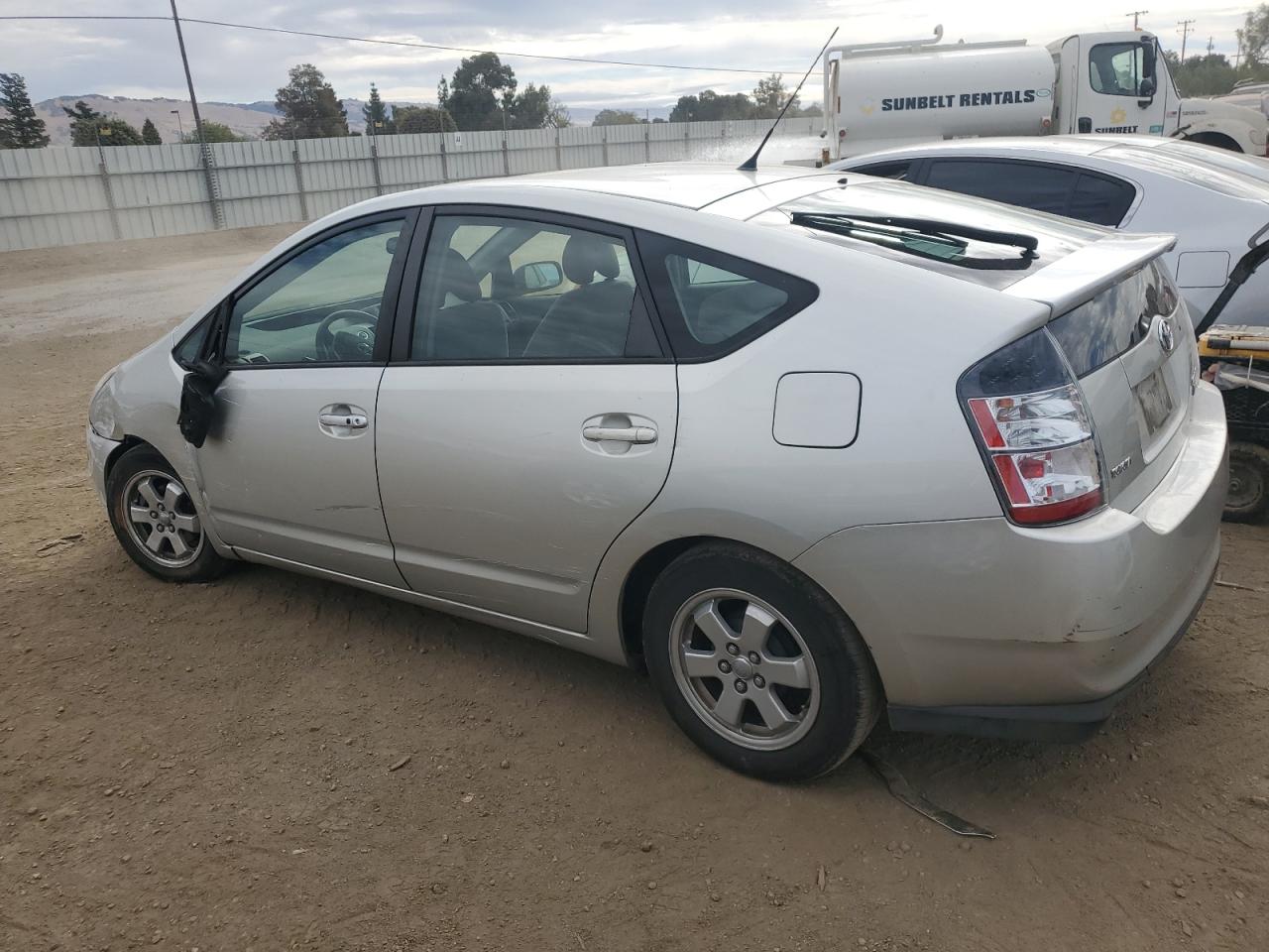 2004 Toyota Prius - Image 2