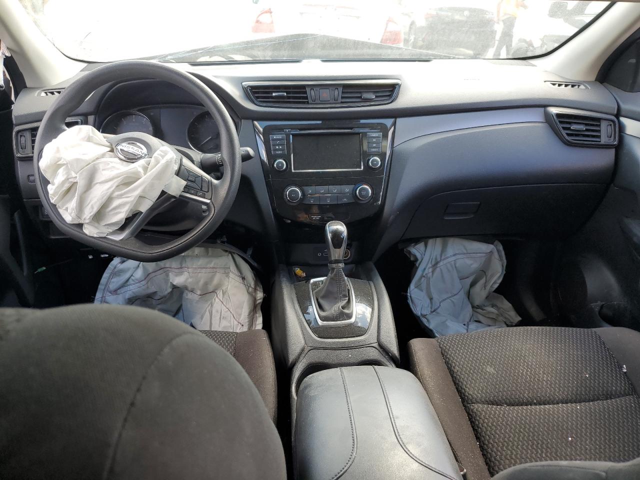 2020 Nissan Rogue - Image 8