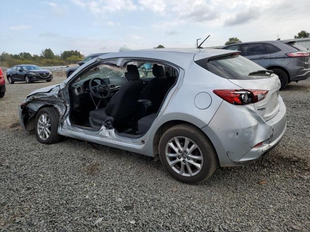  MAZDA 3 2018 Srebrny